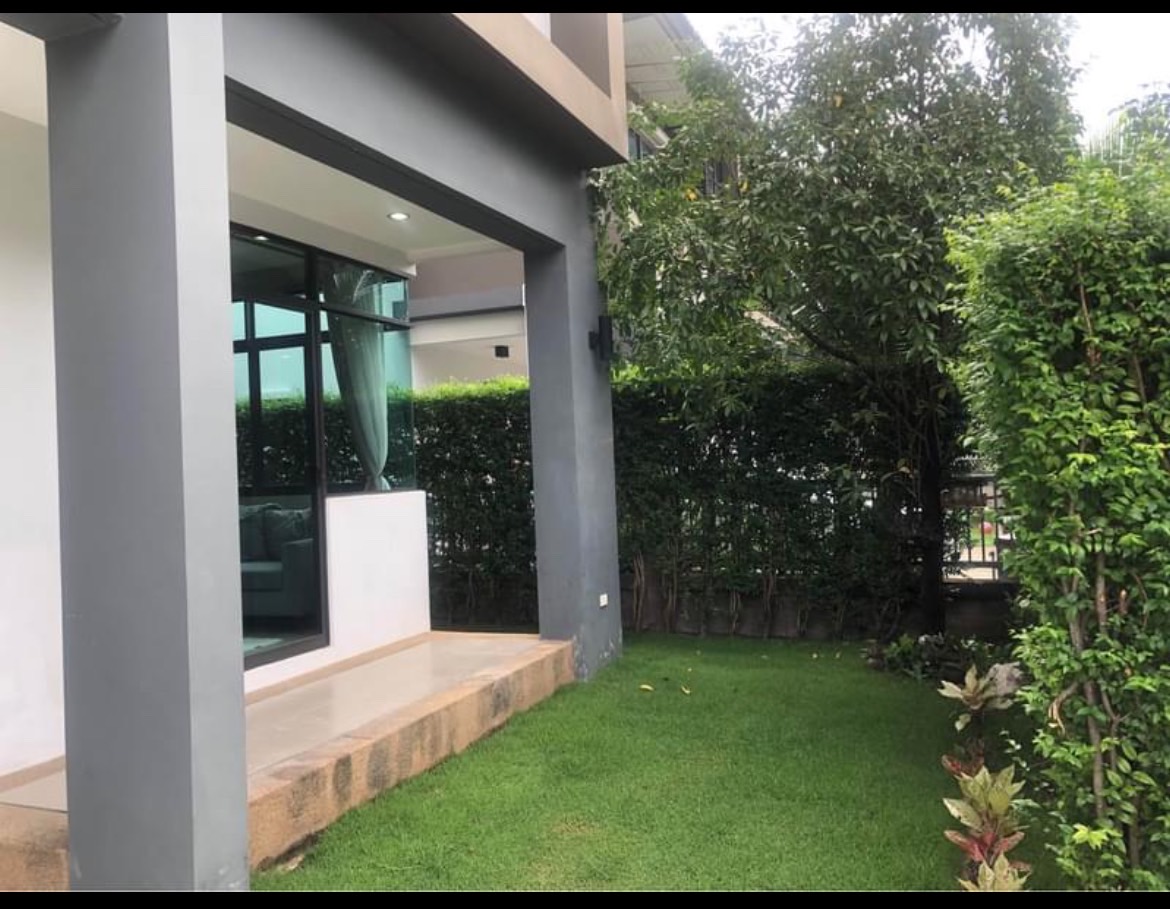 เอชเคป ซีรีน บางนา-สุขาภิบาล 2 [H Cape Serene Bangna-Sukhaphiban 2]