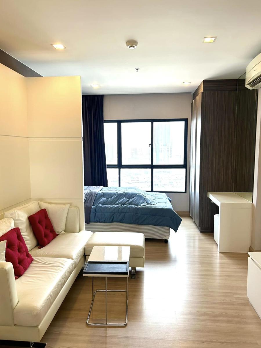 เออร์บาโน่ แอบโซลูท สาทร-ตากสิน [Urbano Absolute Sathon-Taksin]