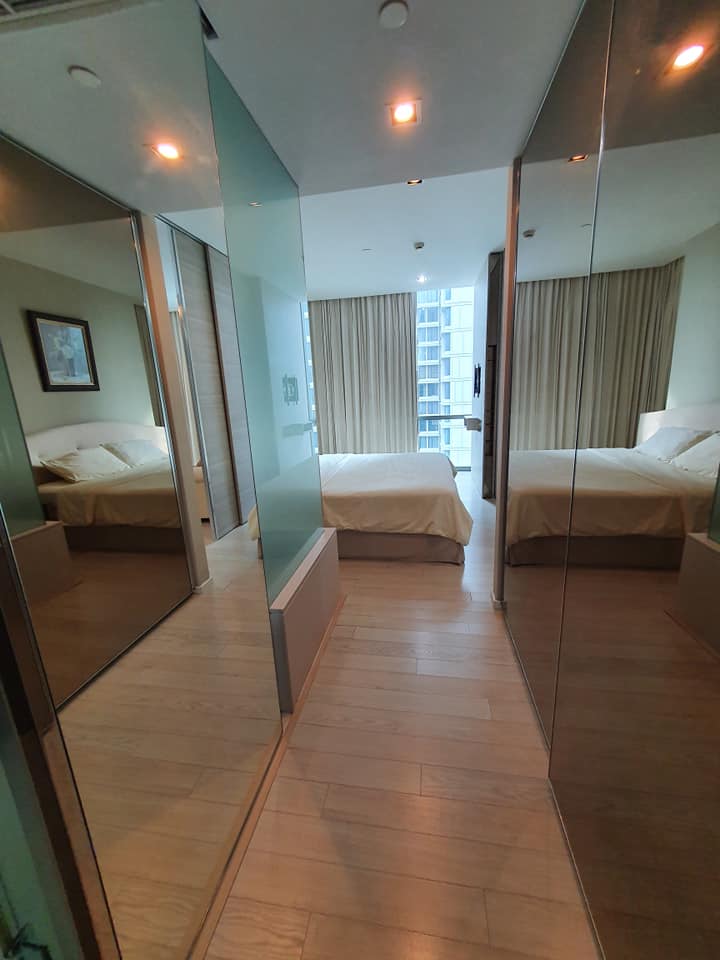 เดอะรูม สุขุมวิท 21 [The Room Sukhumvit 21]