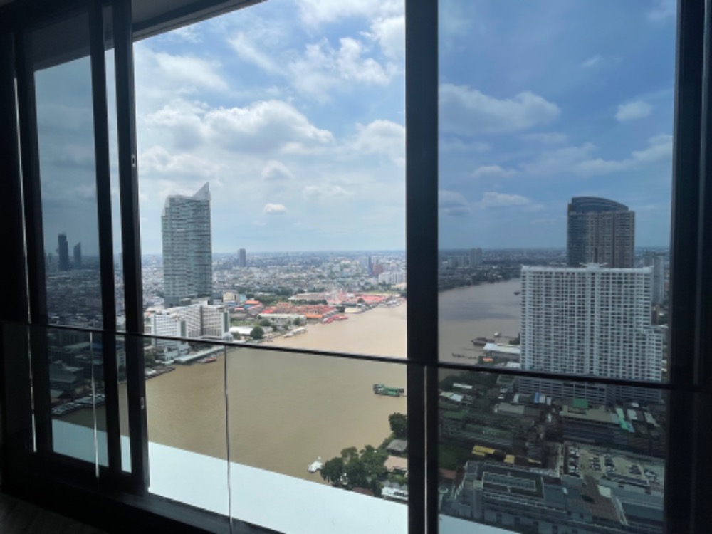 แชปเตอร์ เจริญนคร-ริเวอร์ไซด์ [Chapter Charoennakhorn-Riverside]