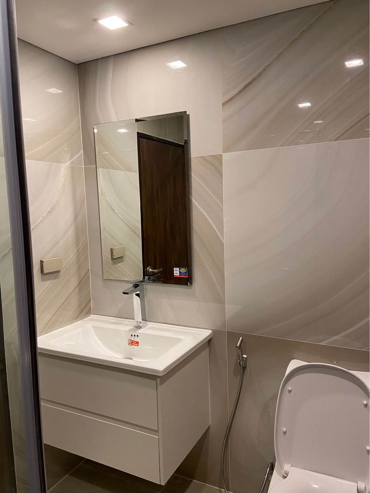 สกาย วอล์ค คอนโดมิเนียม [Sky Walk Condominium]