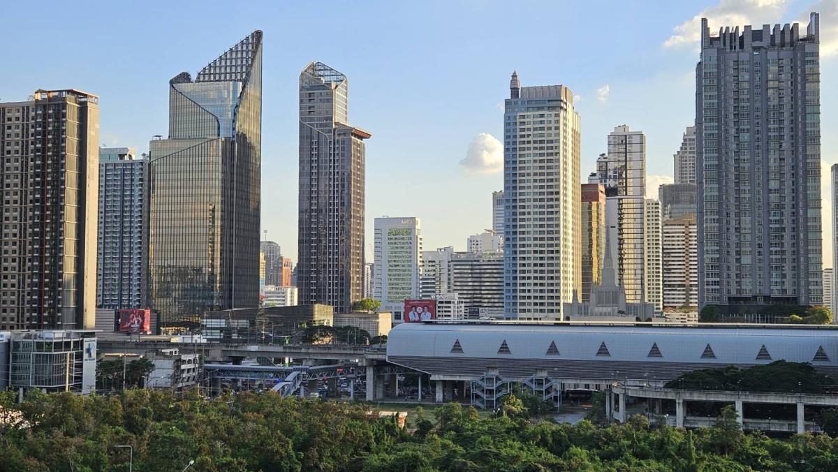 ไลฟ์ อโศก ไฮป์ [Life Asoke Hype]