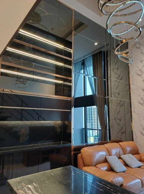เดอะ ลอฟท์ สีลม [The Lofts Silom]