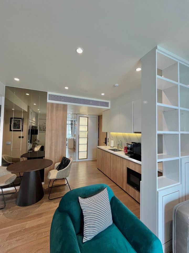 มิวนีค สุขุมวิท 23 [Muniq Sukhumvit 23]