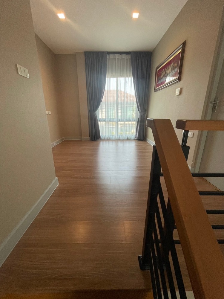 ไลฟ์ บางกอก บูเลอวาร์ด วงแหวน – พระราม 9 [Life Bangkok Boulevard Wongwaen – Rama 9]