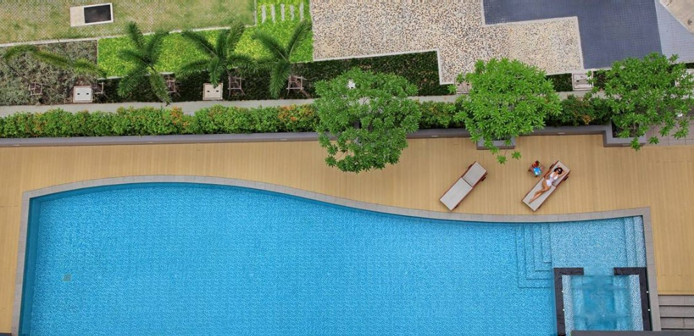 ไอ บิซา คอนโด อาร์ซีเอ [I biza Condo RCA]