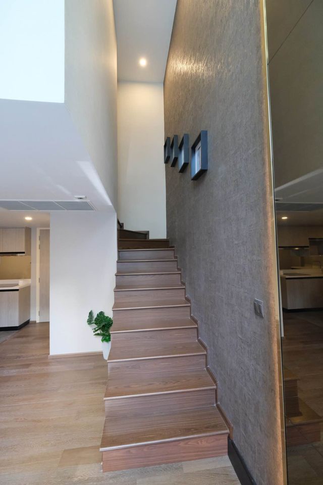 ณ วรา เรสซิเดนซ์ [Na Vara Residence]