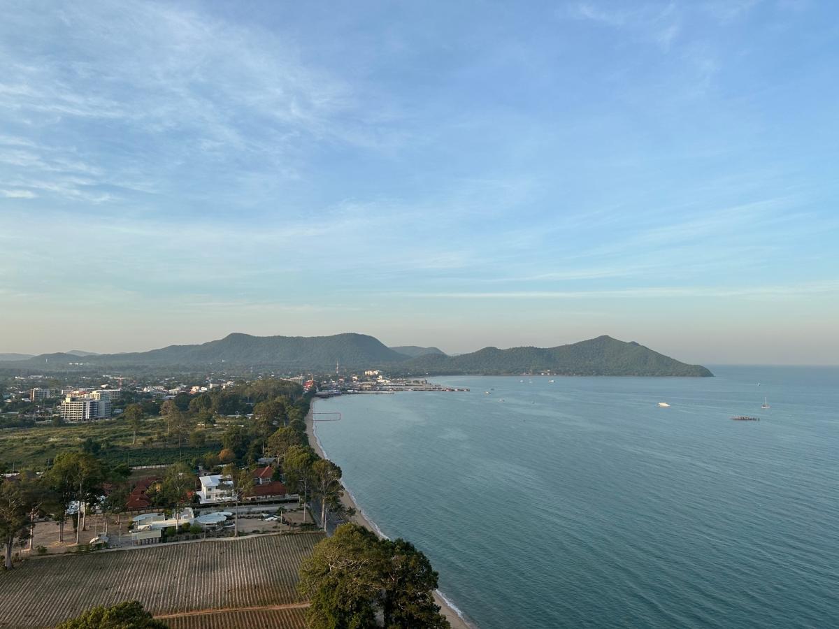 เดลมาเล่ย์ บางเสร่ บีชฟร้อนท์ คอนโดมิเนียม [Del Mare Bangsaray Beachfront Condominium]