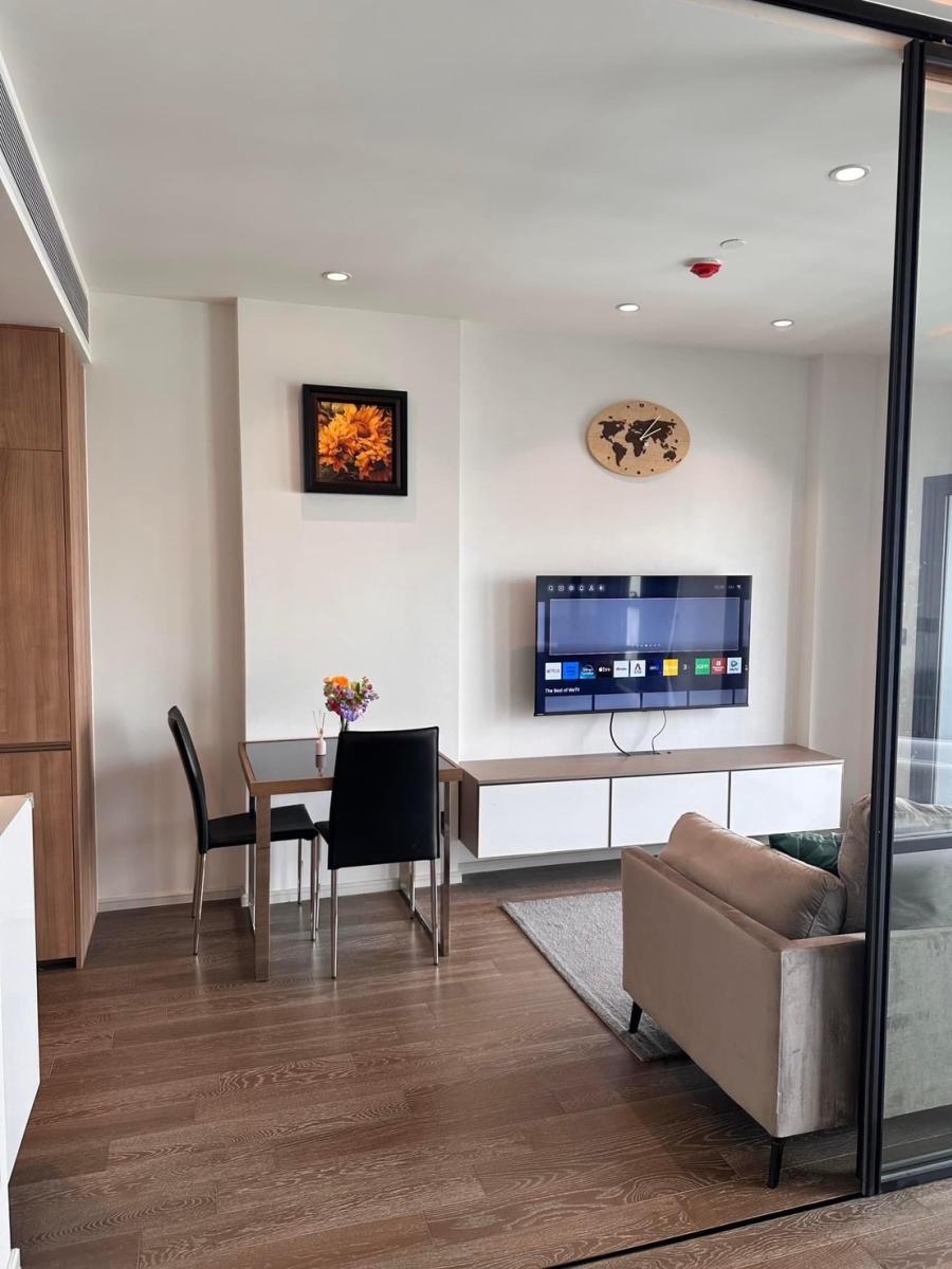 มิวนีค สุขุมวิท 23 [Muniq Sukhumvit 23]