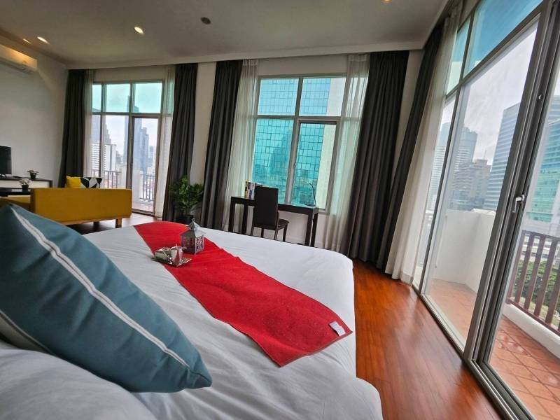 สาทร แกลเลอรี่ เรสซิเดนซ์ [Sathorn Gallery Residences]