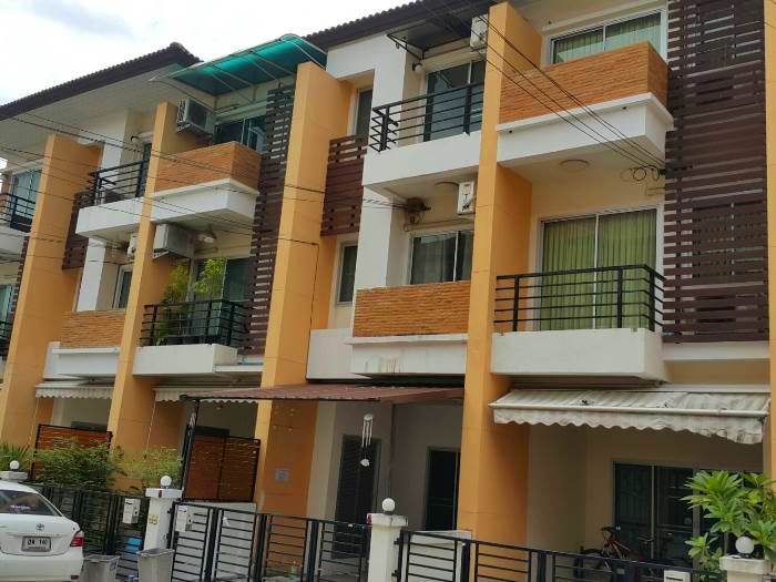 มาย เพลส อ่อนนุช 17 [My Place Onnuch 17]