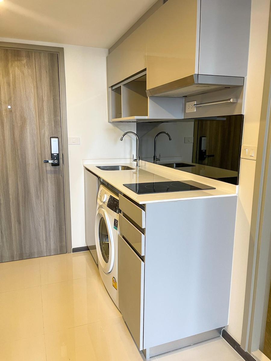 ไนท์บริดจ์ สเปซ รัชโยธิน [KnightsBridge Space Ratchayothin]