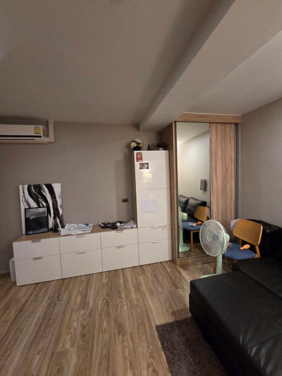 บลอสซั่ม คอนโด แอท สาทร-เจริญราษฎร์ [Blossom Condo @ Sathorn-Charoenrat]