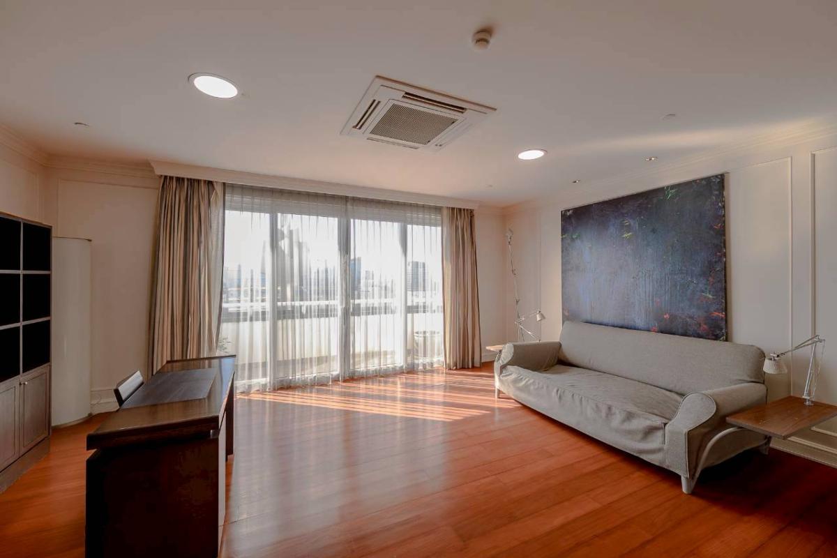 ลาส โคลินาส [LAS COLINAS]