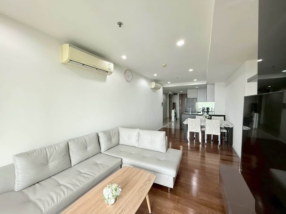 15 สุขุมวิท เรสซิเด็นซ์ [15 Sukhumvit Residences]