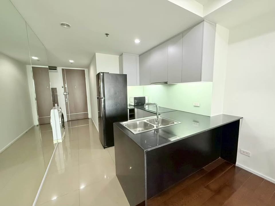 15 สุขุมวิท เรสซิเด็นซ์ [15 Sukhumvit Residences]