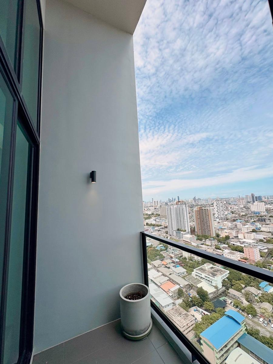 อัลติจูด ยูนิคอร์น สาทร-ท่าพระ [ALTITUDE UNICORN SATHORN-THA PHRA]