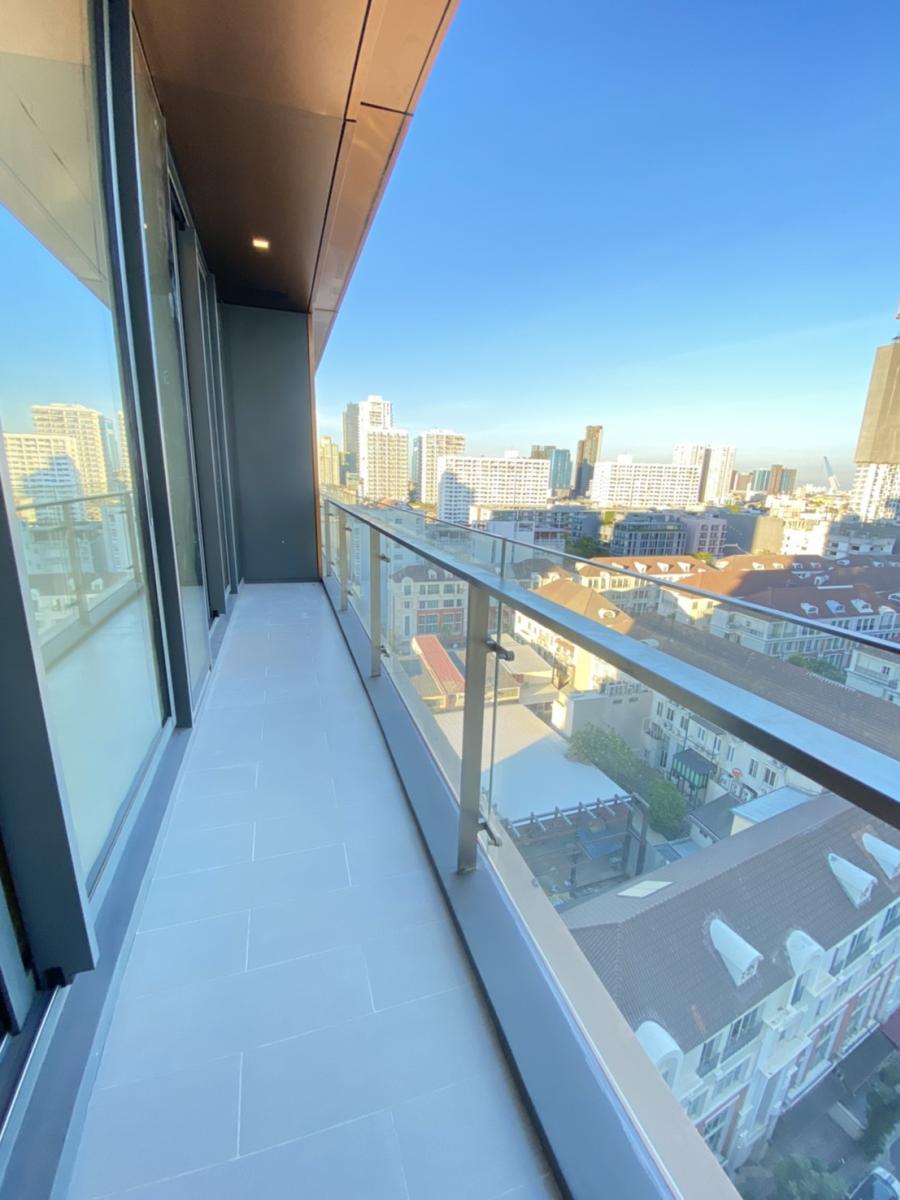 คุณ บาย ยู คอนโดมิเนียม [Khun By Yoo Condominium]