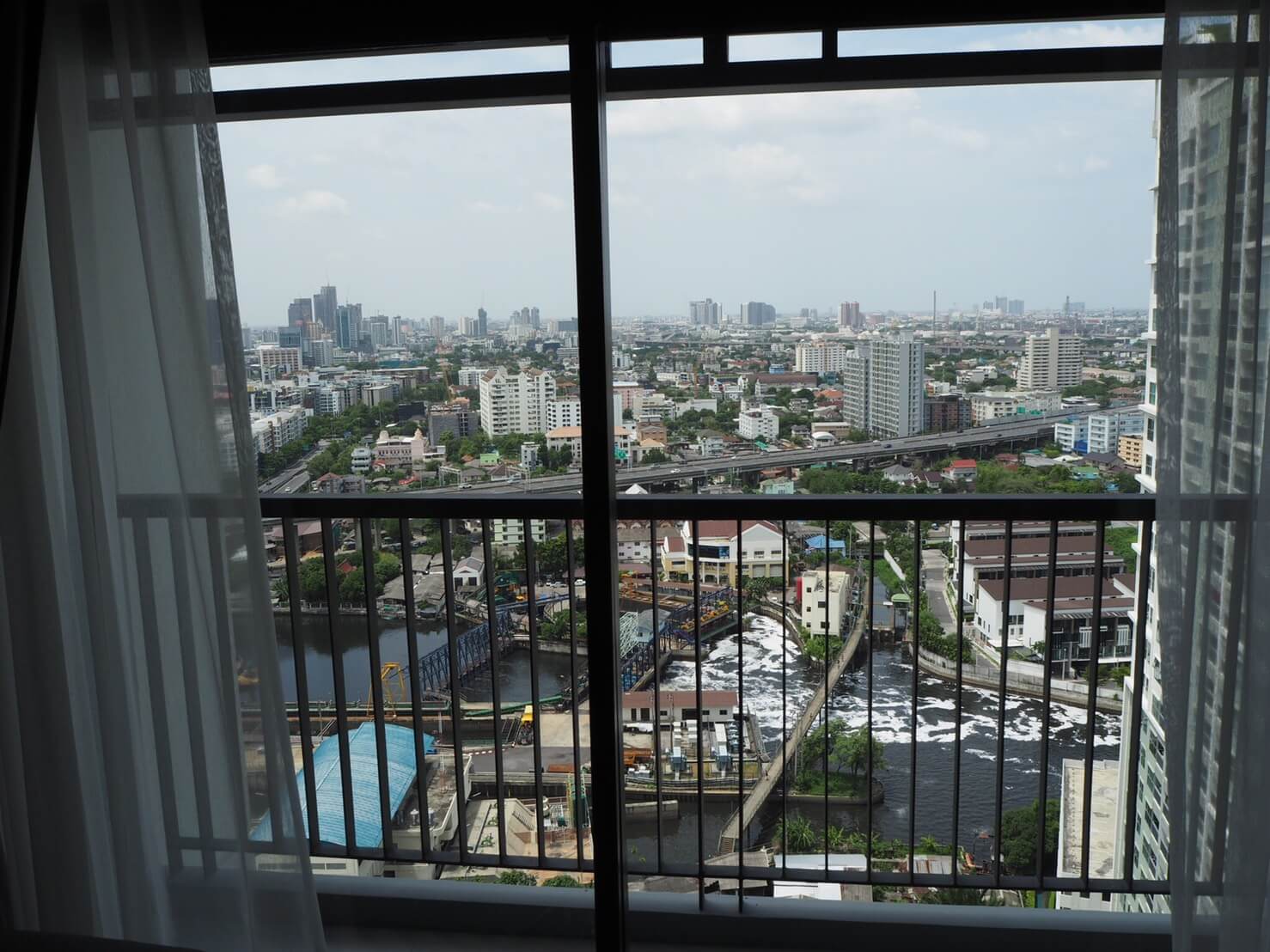 ไลฟ์ สุขุมวิท 48 [Life Sukhumvit 48]